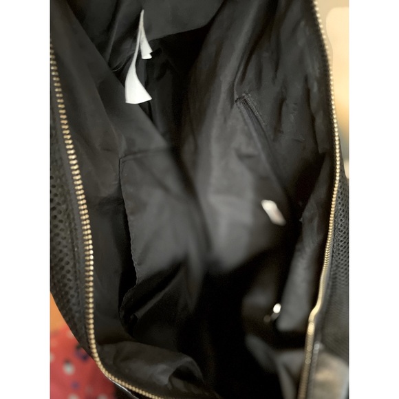 Mossimo Supply Co. Duffle bag! - Picture 4 of 5